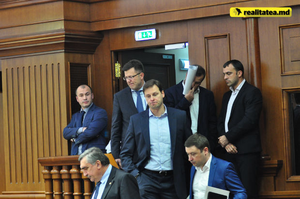Motivul pentru care PLDM a părăsit ședința Parlamentului. Foto: realitatea.md