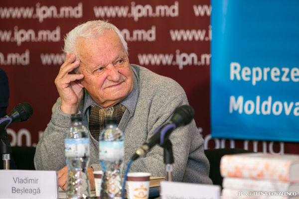 Писатель, депутат Первого парламента Владимир Бешлягэ.