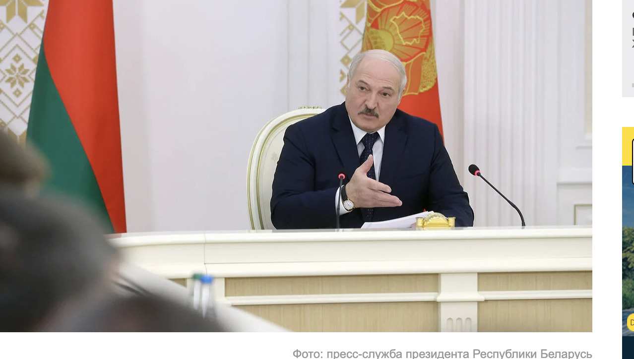 Лукашенко призвал перераспределить полномочия органов власти за год.