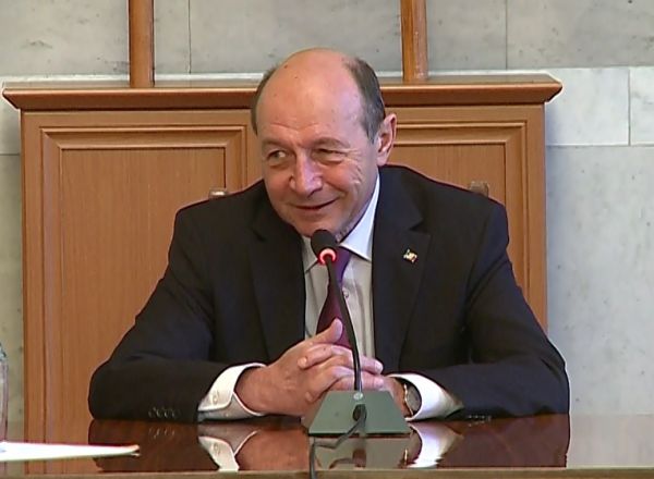 Nu este momentul sa depunem cerere de aderare la Uniunea Europeana pentru ca am fi refuzati.