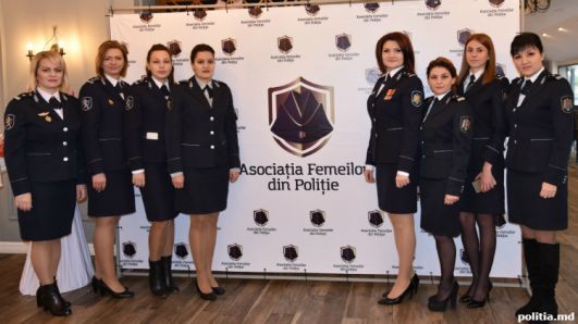 Tot mai multe femei aleg să activeze în Poliţie
