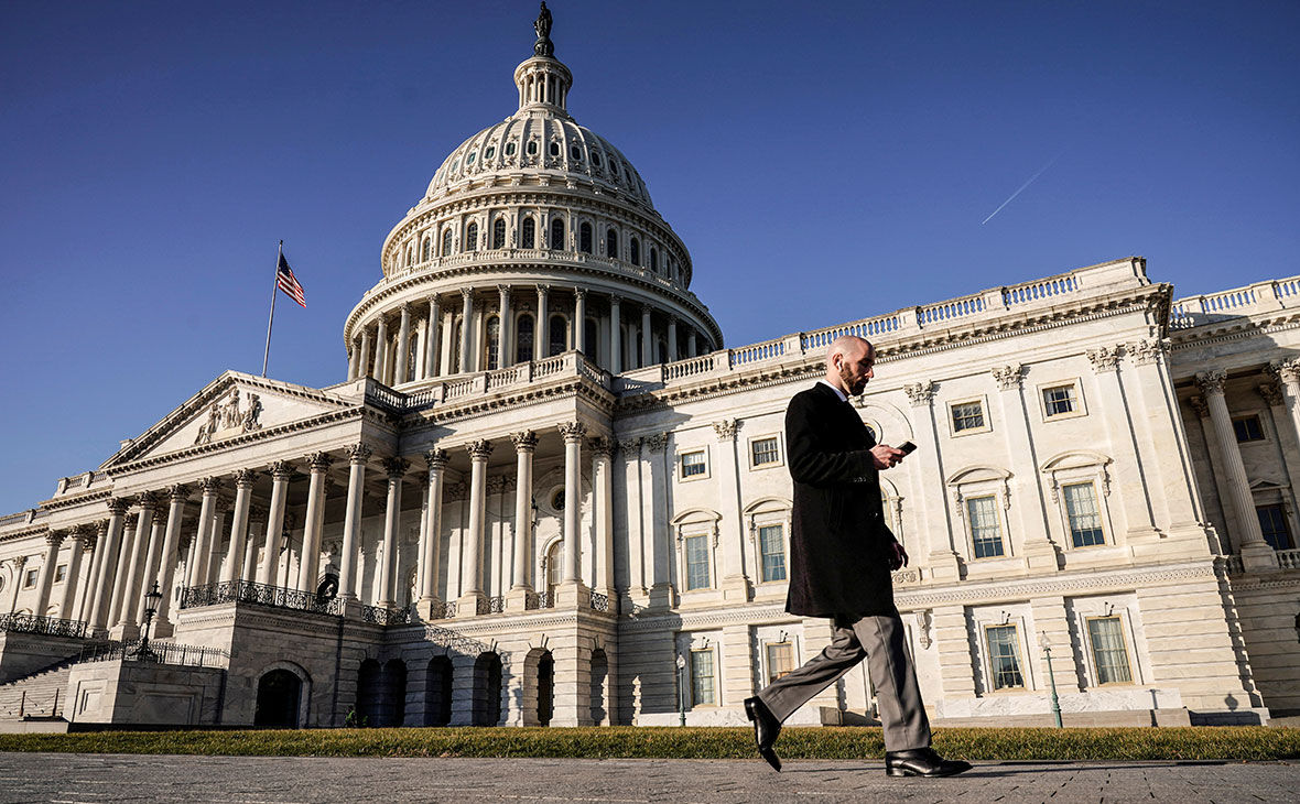 Axios: В Палате представителей США установят пуленепробиваемые двери.