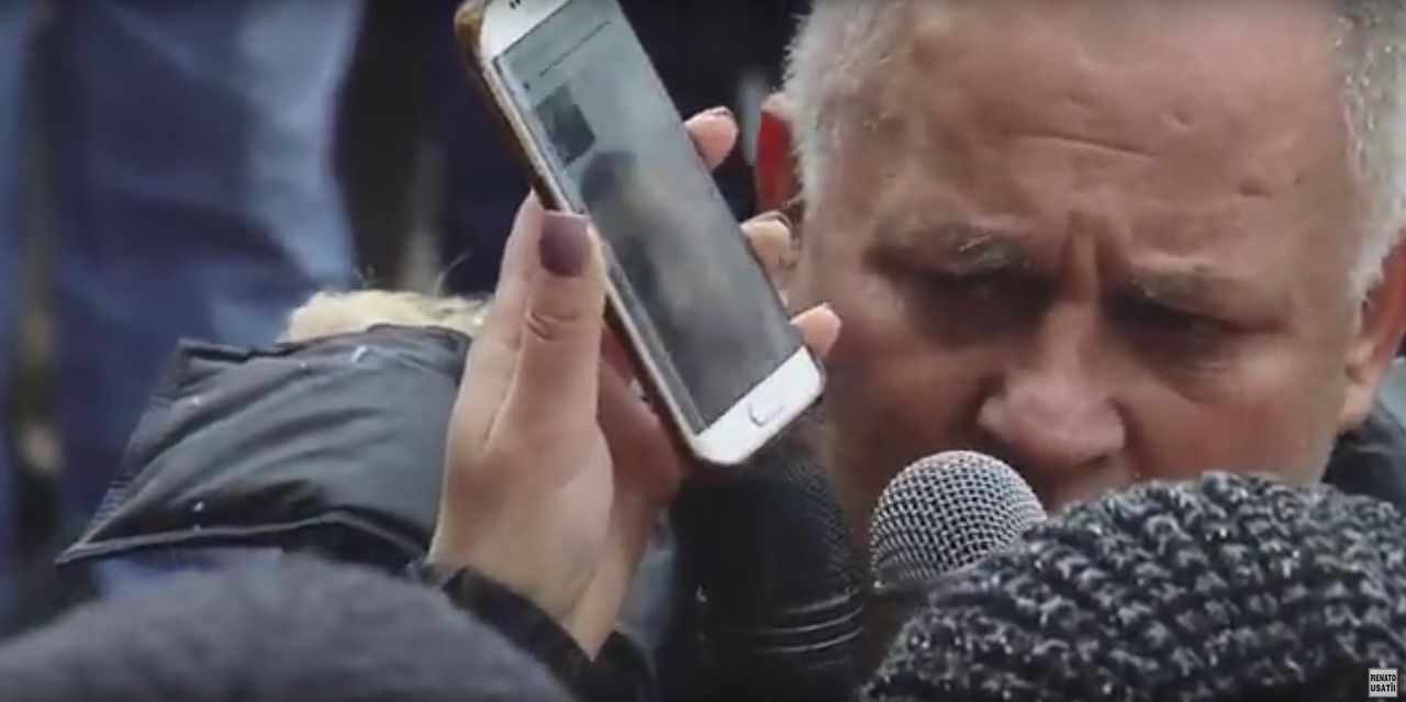 Усатый по телефону из Москвы выступил на митинге в Кишиневе.
