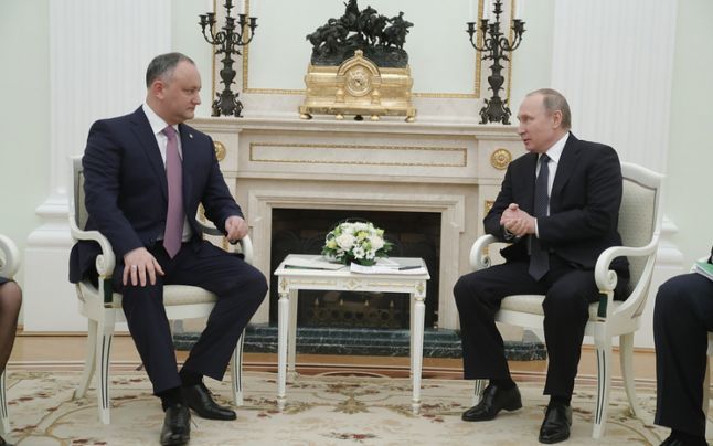 Igor Dodon se va întâlni pentru a treia oară în mandatul său de preşedinte cu Vladimir Putin. Foto: TASS Mihail Metze  
