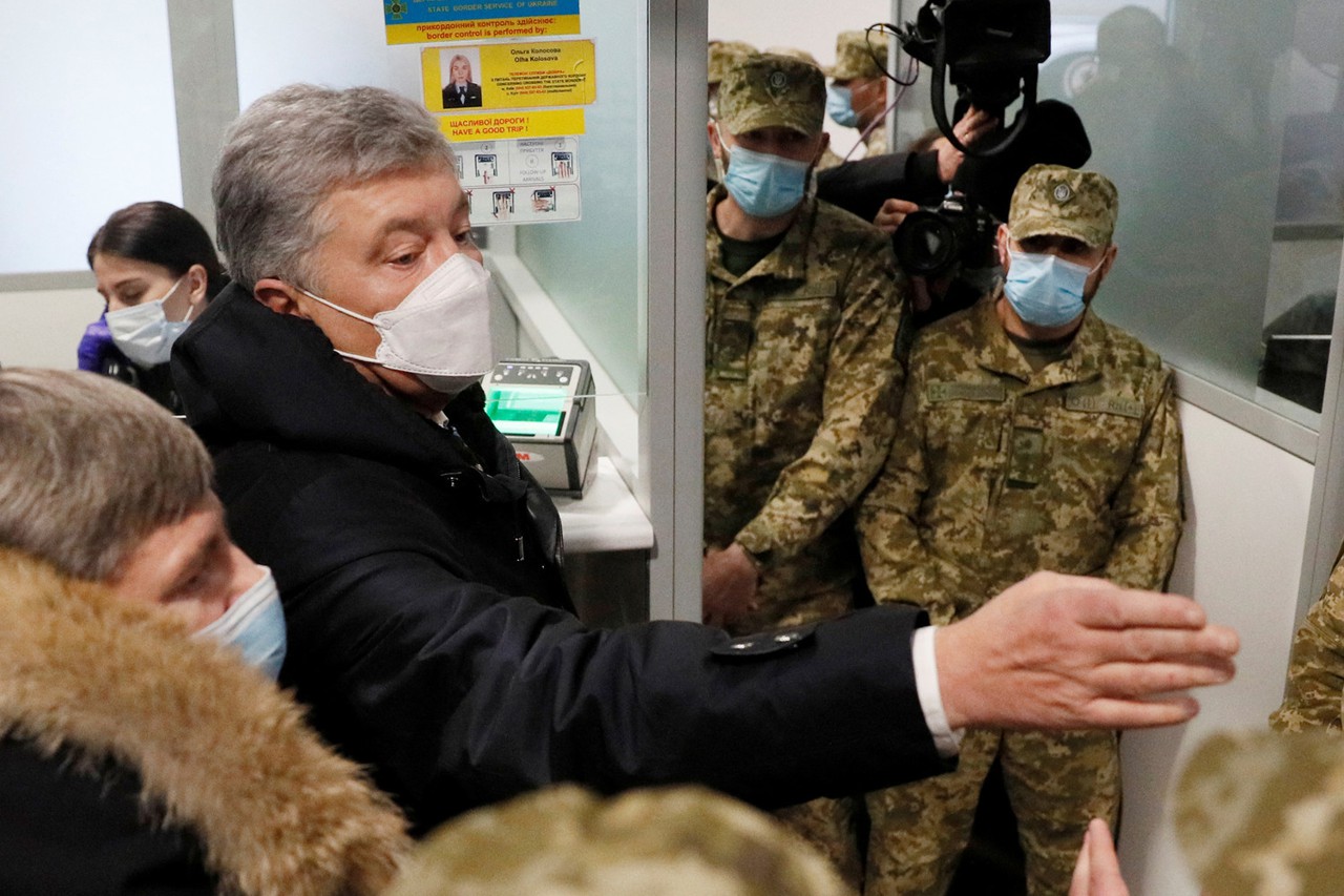 Порошенко признался, что дал указание вывезти золото и из Крыма в 2014 году.