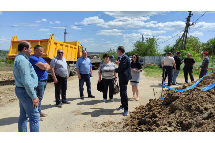 В Резине началось строительство канализации.