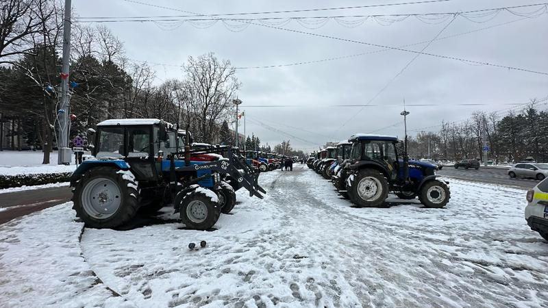 Фермеры приостанавливают протесты и выводят технику из Кишинева.