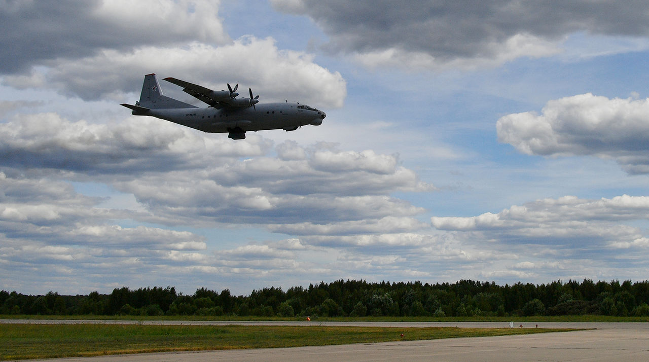 В Белоруссии приостановили эксплуатацию самолетов Ан-12.