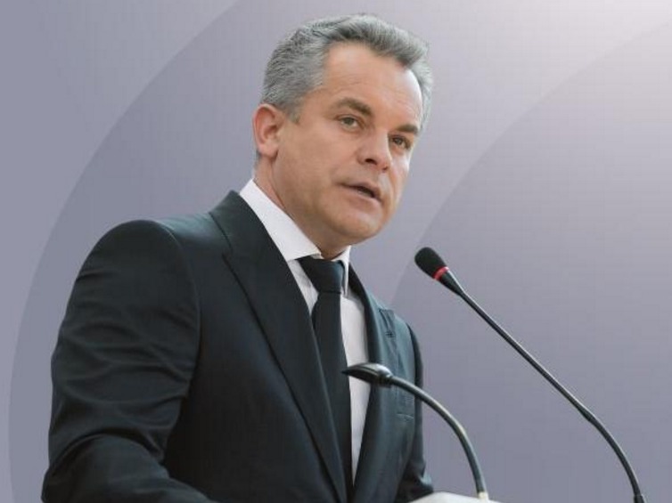 Лидер демократов сказал, что хочет добиться улучшения в том, что касается питания детей и будет действовать твердо.