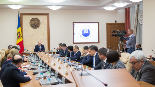 Actuala structură a Guvernului ar putea fi păstrată până la sfârșitul anului. 