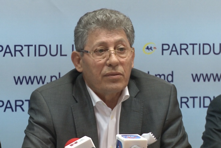 Modul în care a fost stabilită și aprobată componența numerică a comisiilor permanente ale Parlamentului este încă o dovadă a faptului că există de facto o alianță între PLDM, PD și PCRM.