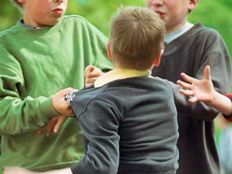 Un adolescent, amenințat constant: Era nevoit să fure bani de acasă. Foto simbol: srbin.info