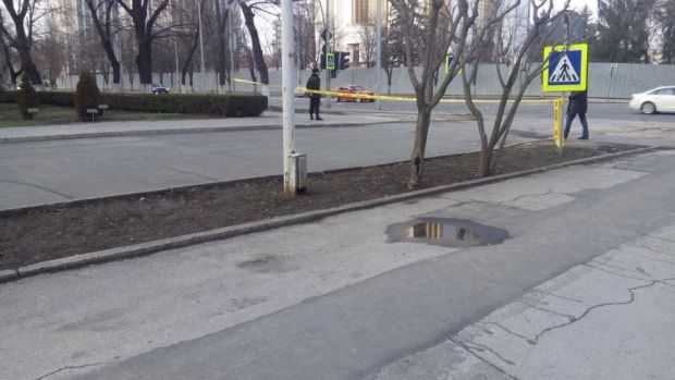 Trei minori din Stăuceni au pus pe JAR poliţiştii după ce au anunţat că sediul Parlamentului este MINAT.