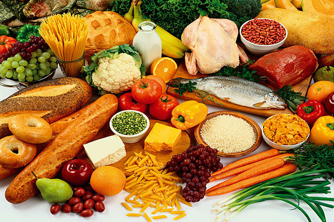 «Вкусная и здоровая» пища в действительности может оказаться фальсификатом. Фото: deficit.in.ua