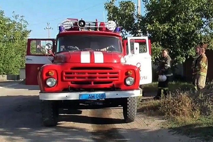Оставленная без присмотра печь стала причиной пожара в частном доме.