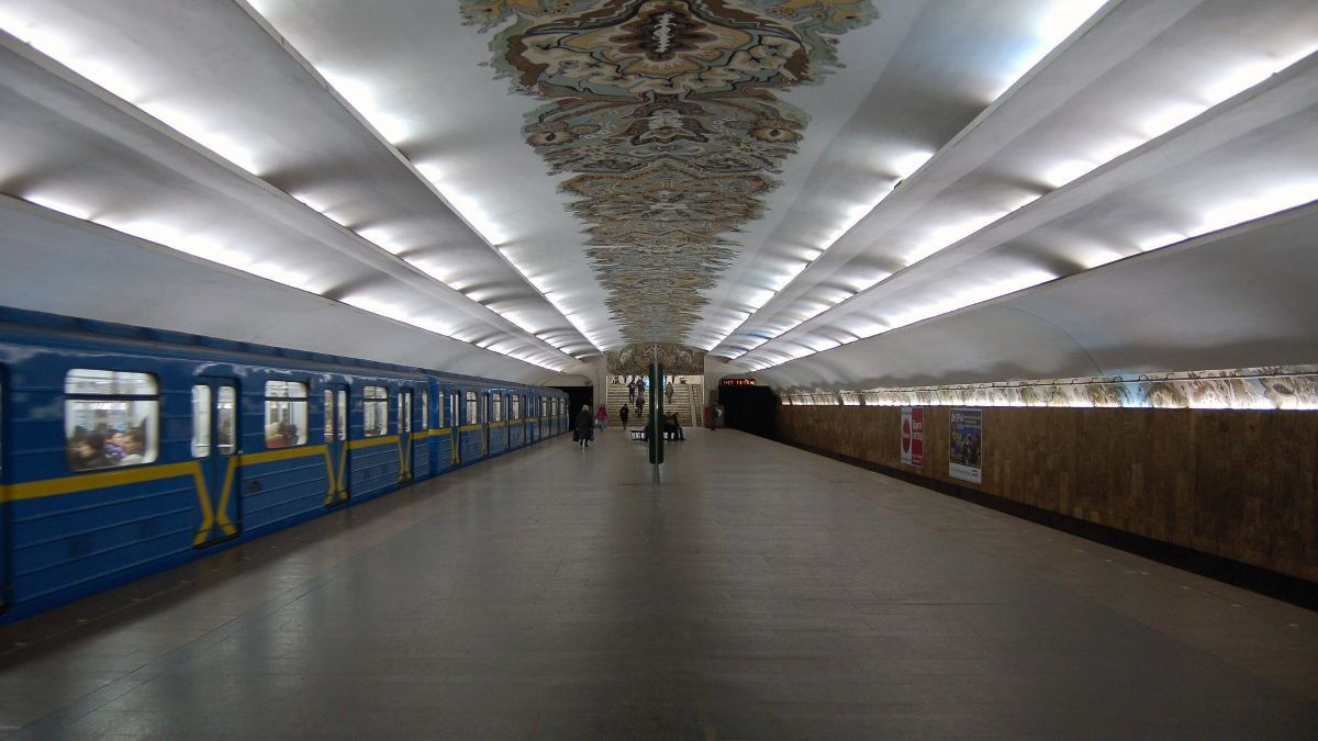 Дерусификация киевского метро: жители проголосовали за переименование станций.
