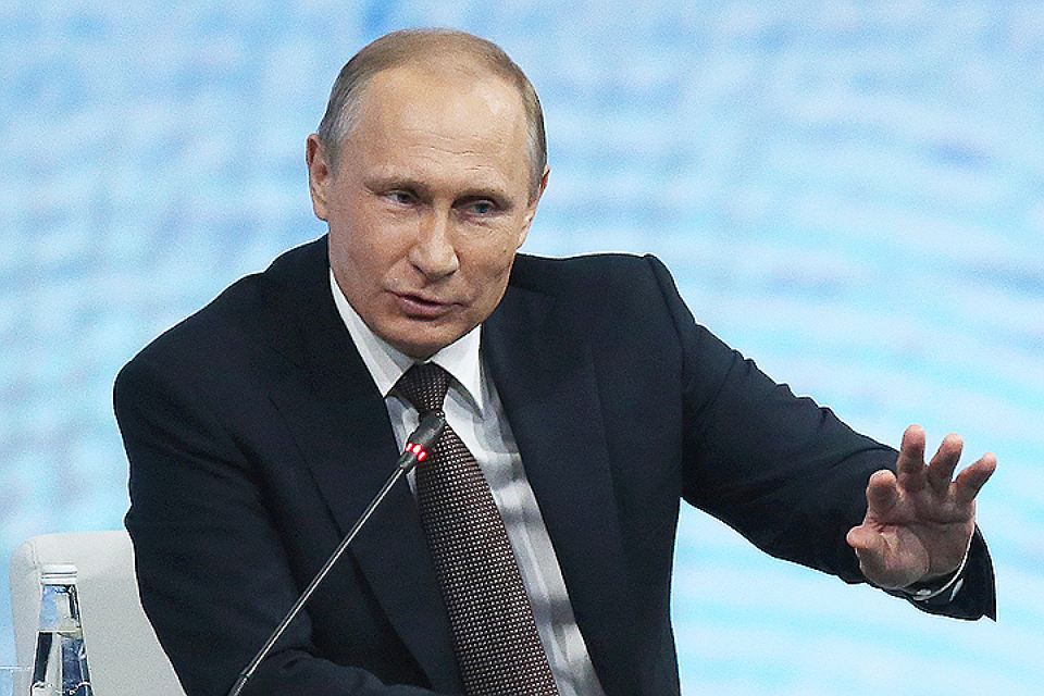 Президент не смотрел матч - во время матча он посещал (киностудию) "Ленфильм.
