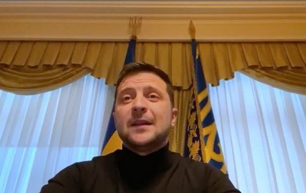 Зеленский обратился к жителям Донбасса на русском языке.