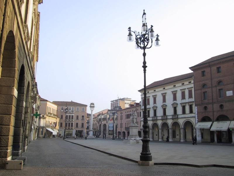 116.000 de euro a plătit o societate de transport din România unei primării din Rovigo pentru o amendă încasată de un şofer. 