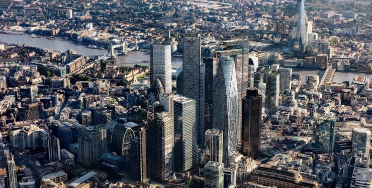 В Лондоне хотят построить уникальный стеклянный небоскреб за 600 миллионов фунтов.