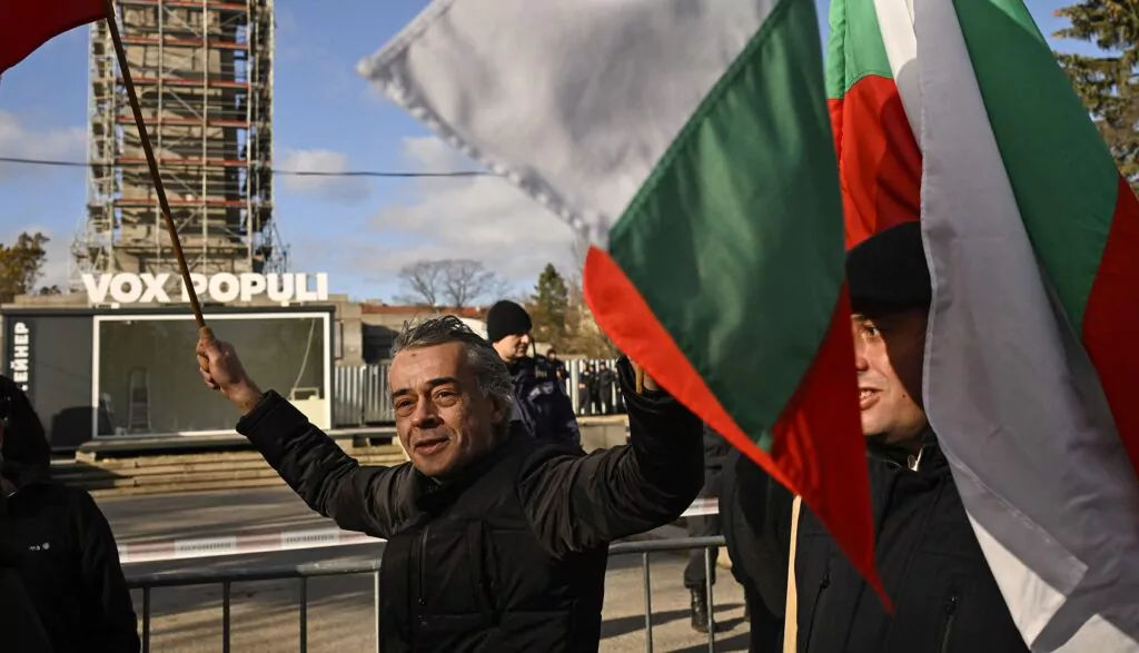 Boicotul împotriva supermarketurilor din Bulgaria s-a extins la bănci: Clienții, îndemnați să nu efectueze tranzacții.