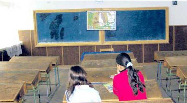 Ученики 1, 2 и 3 классов учатся вместе, потому что детей слишком мало, чтобы создавать отдельный класс, например, как 4, где обучаются пять детей. 