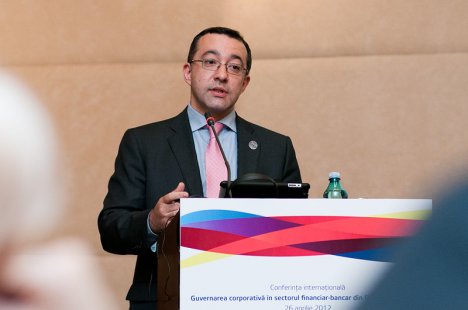 По словам Мирзоева, нынешняя система органов местного управления в стране перегружена – слишком много мэрий и местных органов управления. Фото: vesti.md 