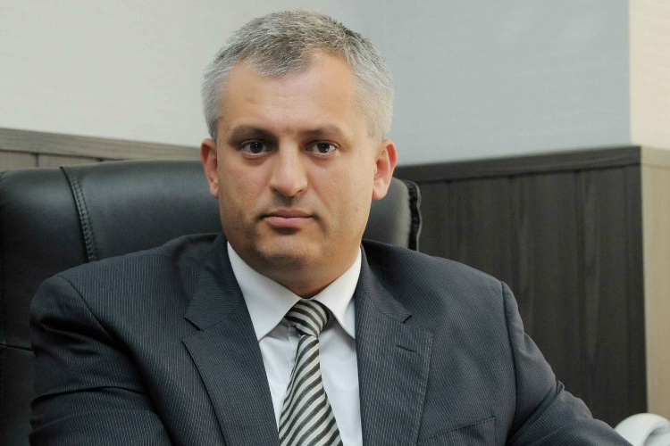 Directorul Inspectoratului Fiscal Principal de Stat, Nicolae Vicol, a fost suspendat din funcţie. 