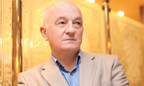 Şi deputatul Sergiu Sârbu a declarat că ar fi trebuit să apară mult mai devreme ştirea despre maşinile diplomatice, „dar că a apărut acum este foarte bine.”