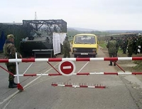 Приднестровские военнослужащие в одностороннем порядке попытались монтировать новые заградительные сооружения.