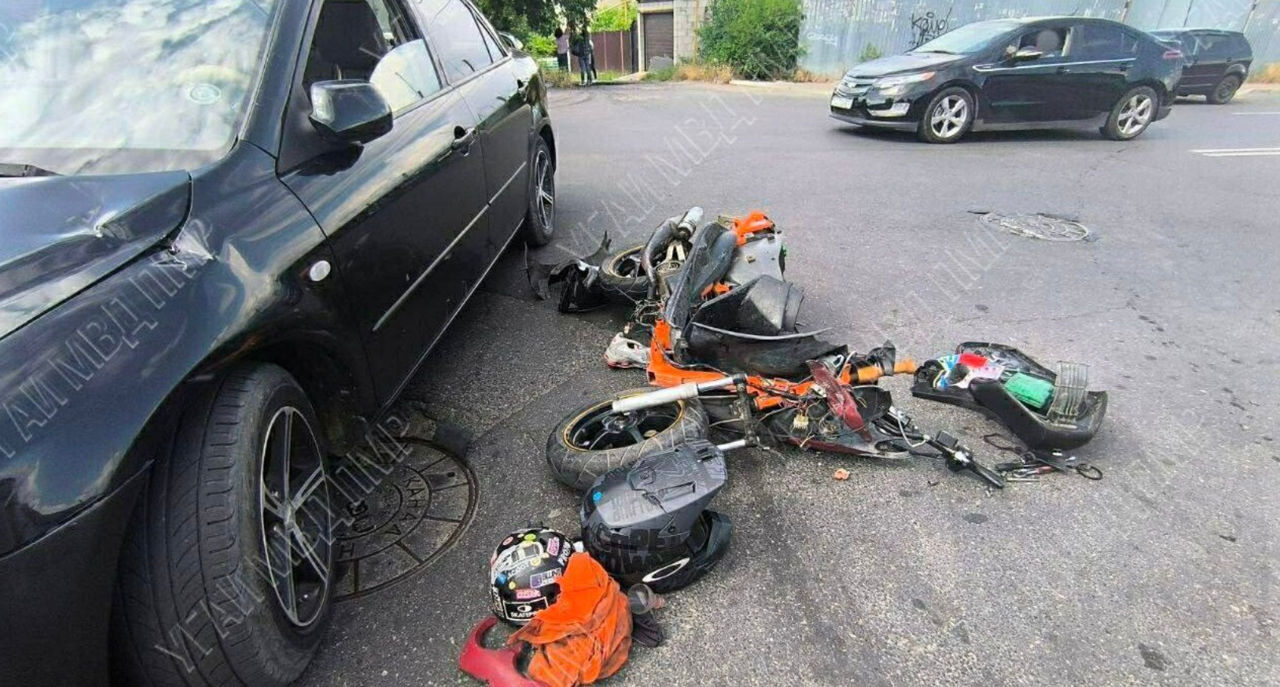 Doi tineri au ajuns la spital în urma unui accident rutier la Tiraspol.