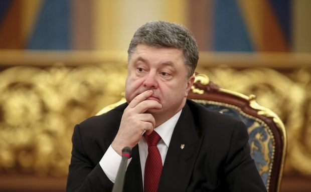 Порошенко поручил передать в суд ООН в Гааге иск против России.