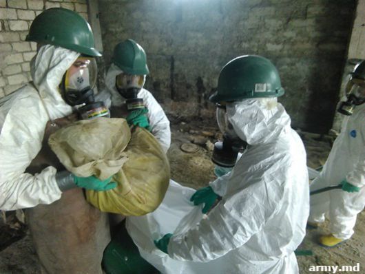 Un nou lot de pesticide a fost evacuat din sudul Republicii Moldova. Foto: army.md