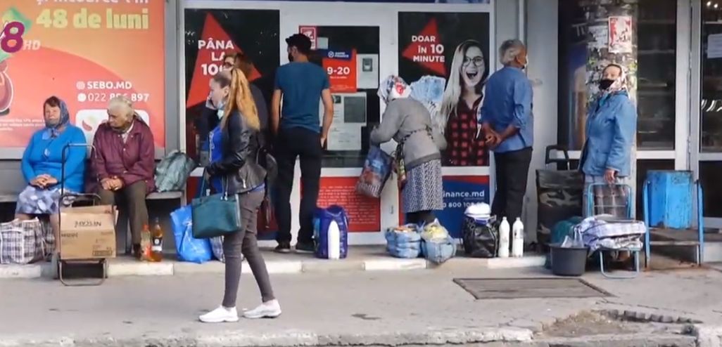 В Бельцах десятки продавцов лишились торговых точек после закрытия рынка.
