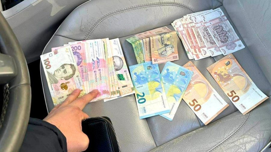 Пограничники получали 15 000 леев, разрешая незаконно провозить продукты.