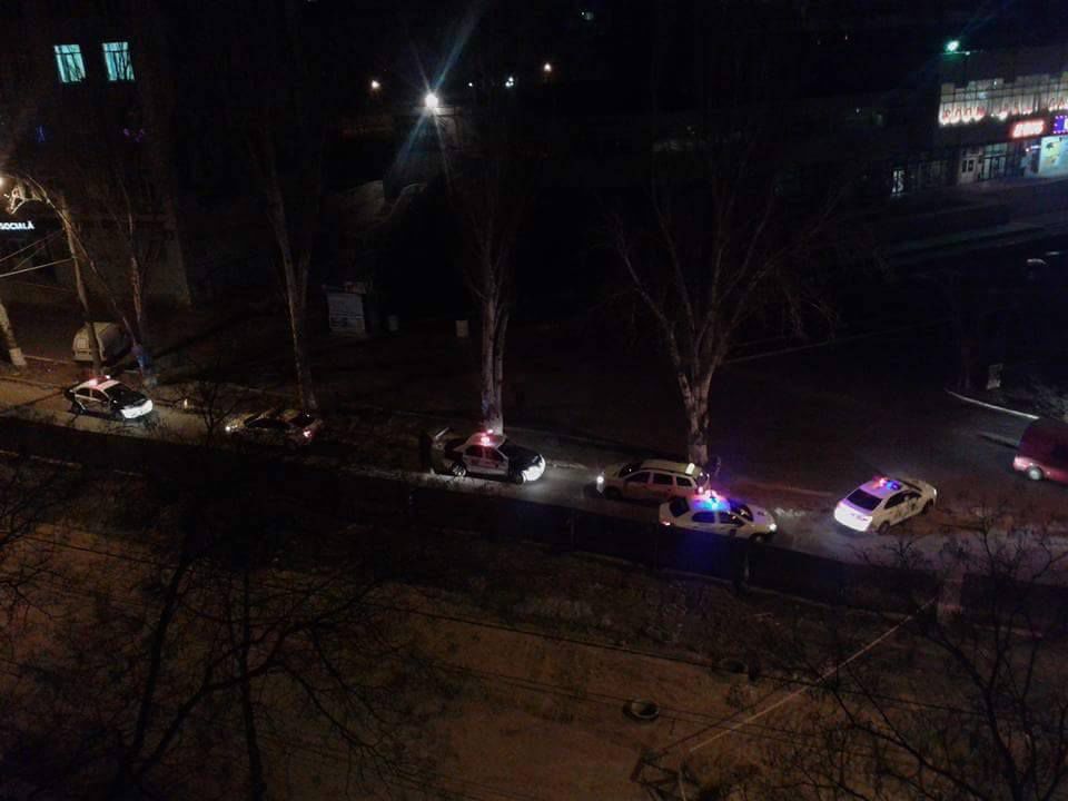 Между пьяными молодыми людьми произошел конфликт, который перерос в драку.