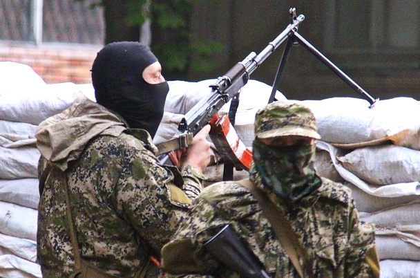 Боевики вооружены гранатометами, минометами, пулеметами.