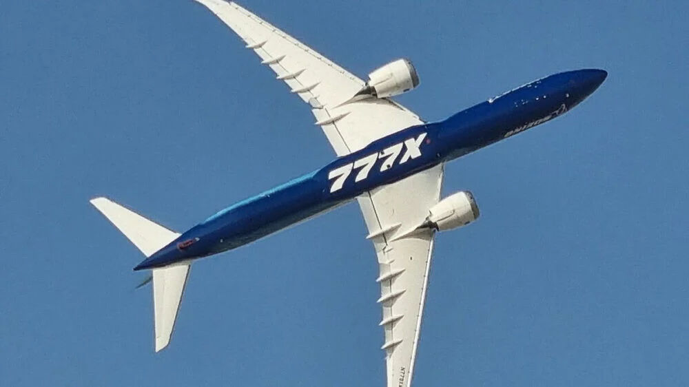 Boeing a suspendat testele noii aeronave din cauza unei piese defecte.