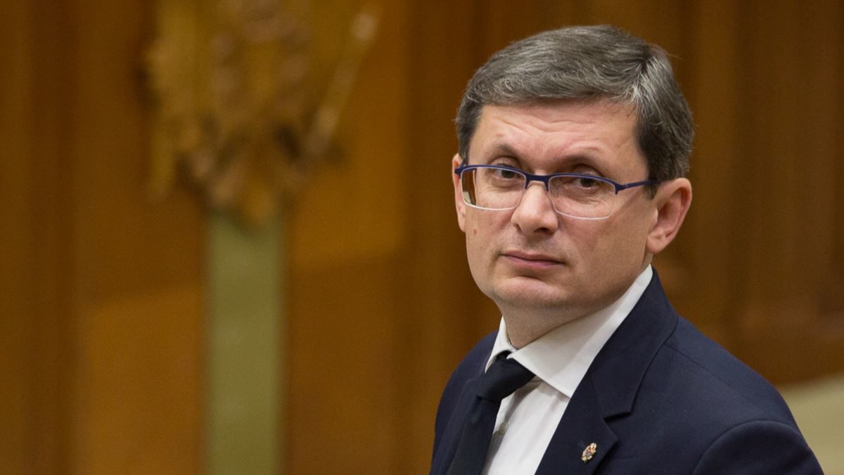 Гросу: Додон через Войку и человека Плахотнюка продал пшеницу из резерва.