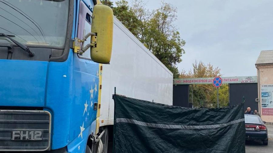 В Тирасполе произошло ДТП: водитель фуры насмерть сбил человека.