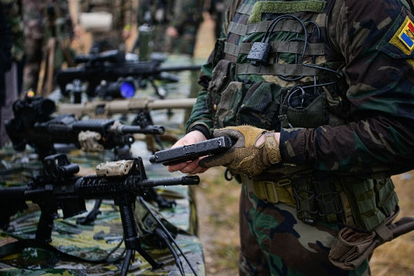 Курсантов военной академии РМ обучали британские инструкторы
