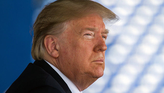 В США кандидат от демократов сравнил Трампа с бин Ладеном.