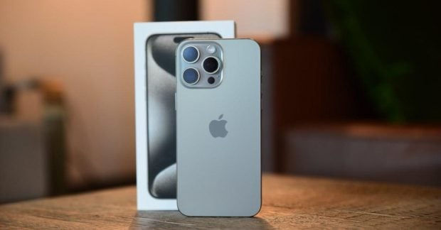 В будущих iPhone могут появится сменные задние панели с различными функциями.