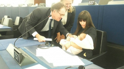 Mezina preşedintelui României, Elena Băsescu, a revenit la muncă, după ce a născut-o pe Sofia Anais.