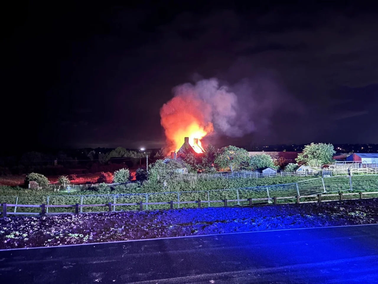 Persoane necunoscute au incendiat casa în care a copilărit Prințesa Diana.
