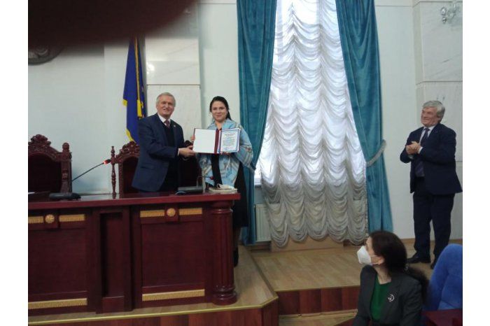 Академия наук удостоила наград группу деятелей науки и культуры.