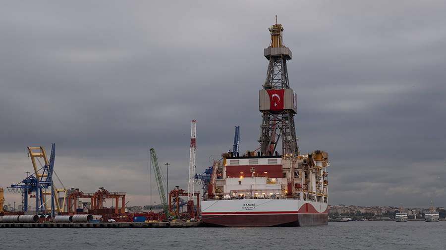 Третья плавучая регазификационная установка Турции вошла в Средиземное море.