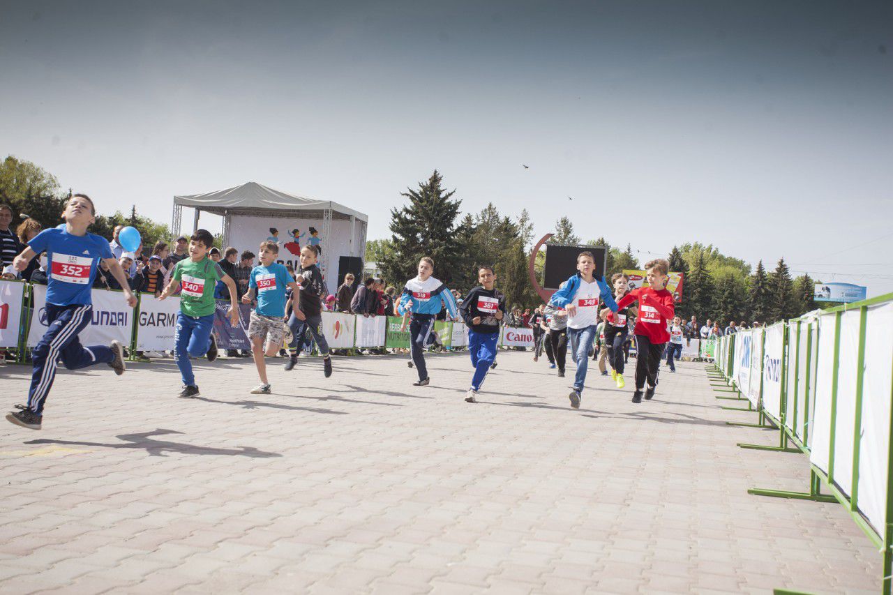 Самые быстрые участники Kids Run Day by Naturalis получили медали