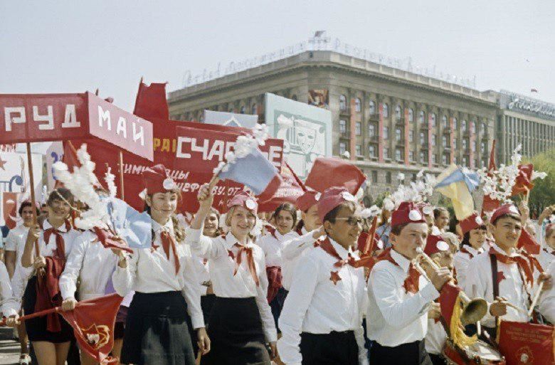 В большинстве стран первое мая - выходной день.