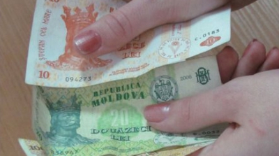 Numărul cazurilor de falsificare a banilor practic s-a dublat anul trecut, în comparaţie cu 2011.